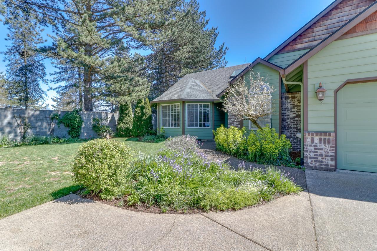 Green Cottage McMinnville Exterior photo